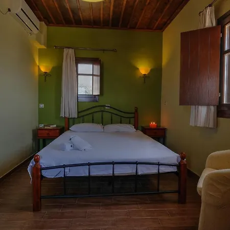 Achelatis Traditional * Areopoli