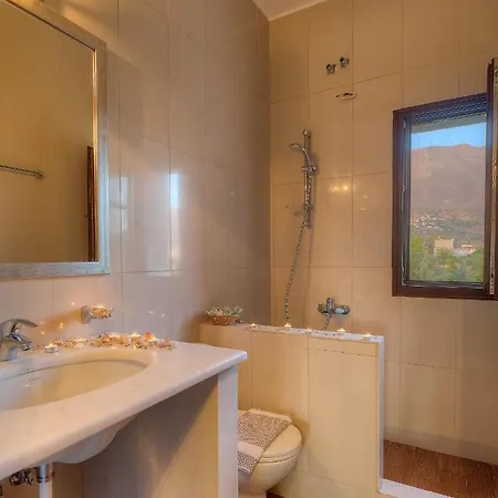 Achelatis Traditional Holiday home Areopoli