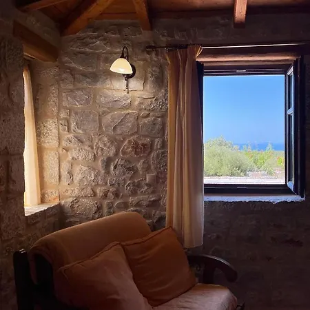 Achelatis Traditional