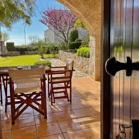 Dom wakacyjny Achelatis Traditional *