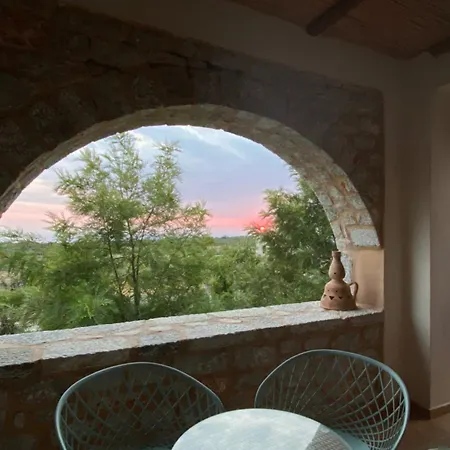 Achelatis Traditional *