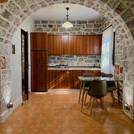 Achelatis Traditional *