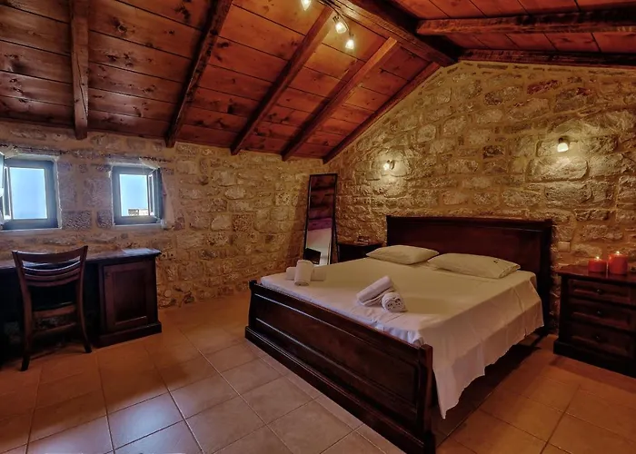 Achelatis Traditional