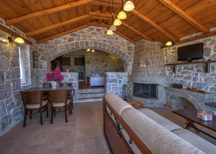 Achelatis Traditional Semesterbostad *